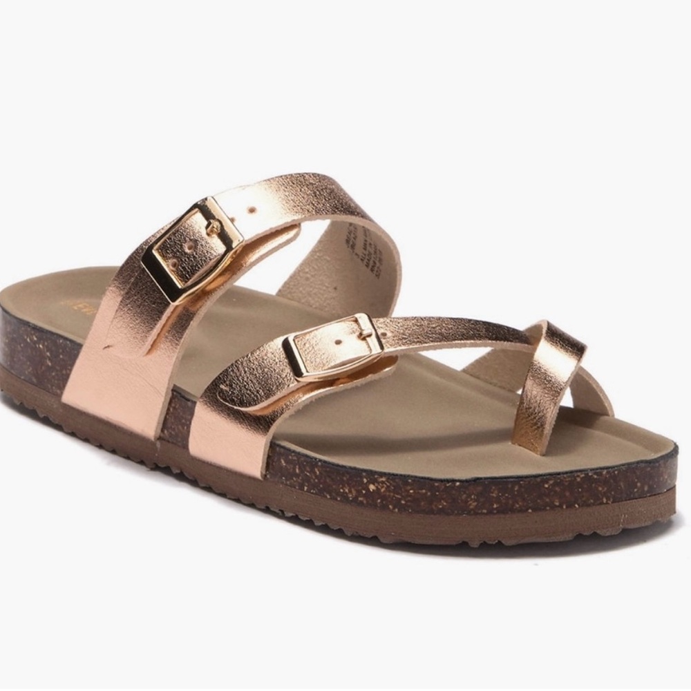 Steve Madden Beached Slide Sandal Rose Gold
Little girl size 3
Good condition